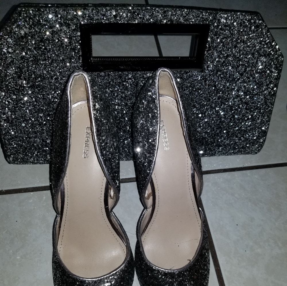 Heels - Picture 2 of 2